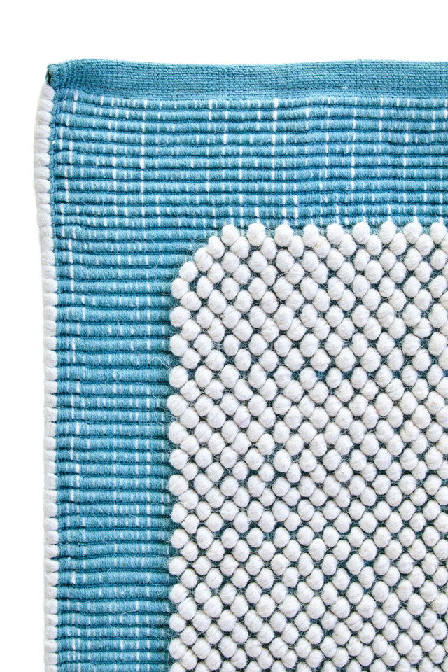 Blue And White Woven Rug 170cm x 240cm