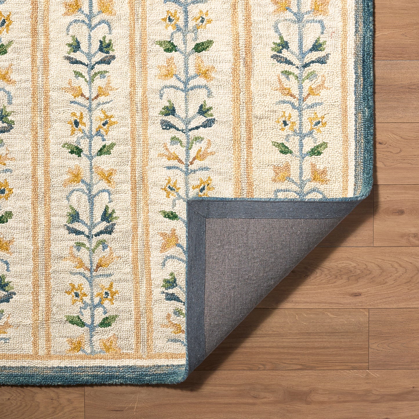 Fairfax Global Blue and Beige Traditional Wool Rug