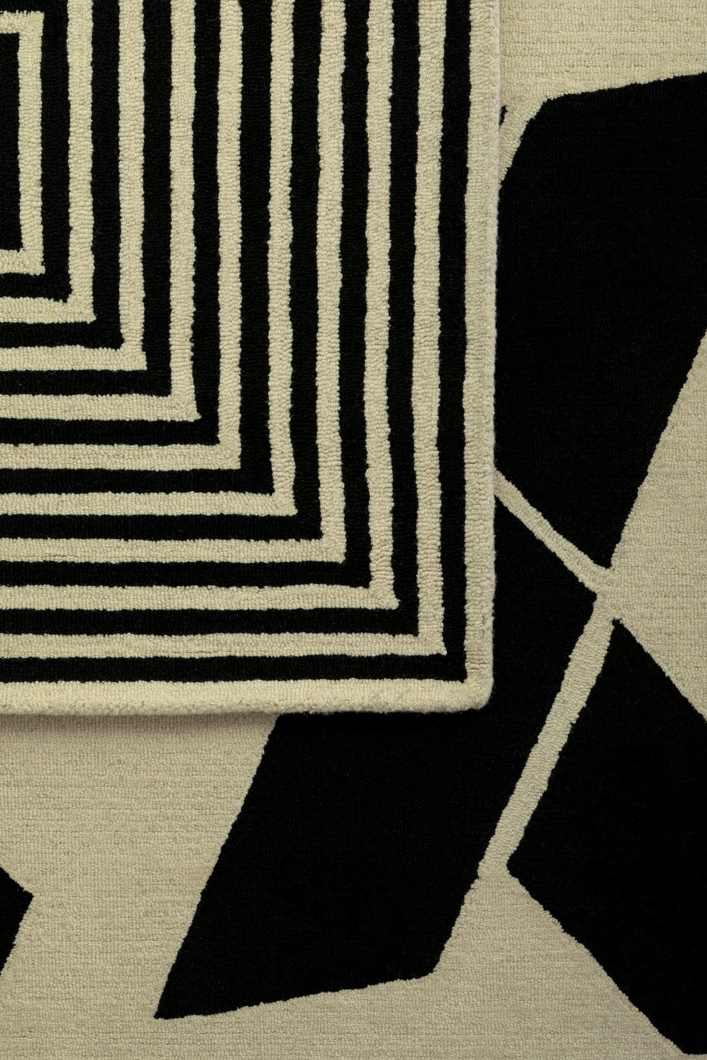Large Black and White Geometric Rug 240cm x 150cm