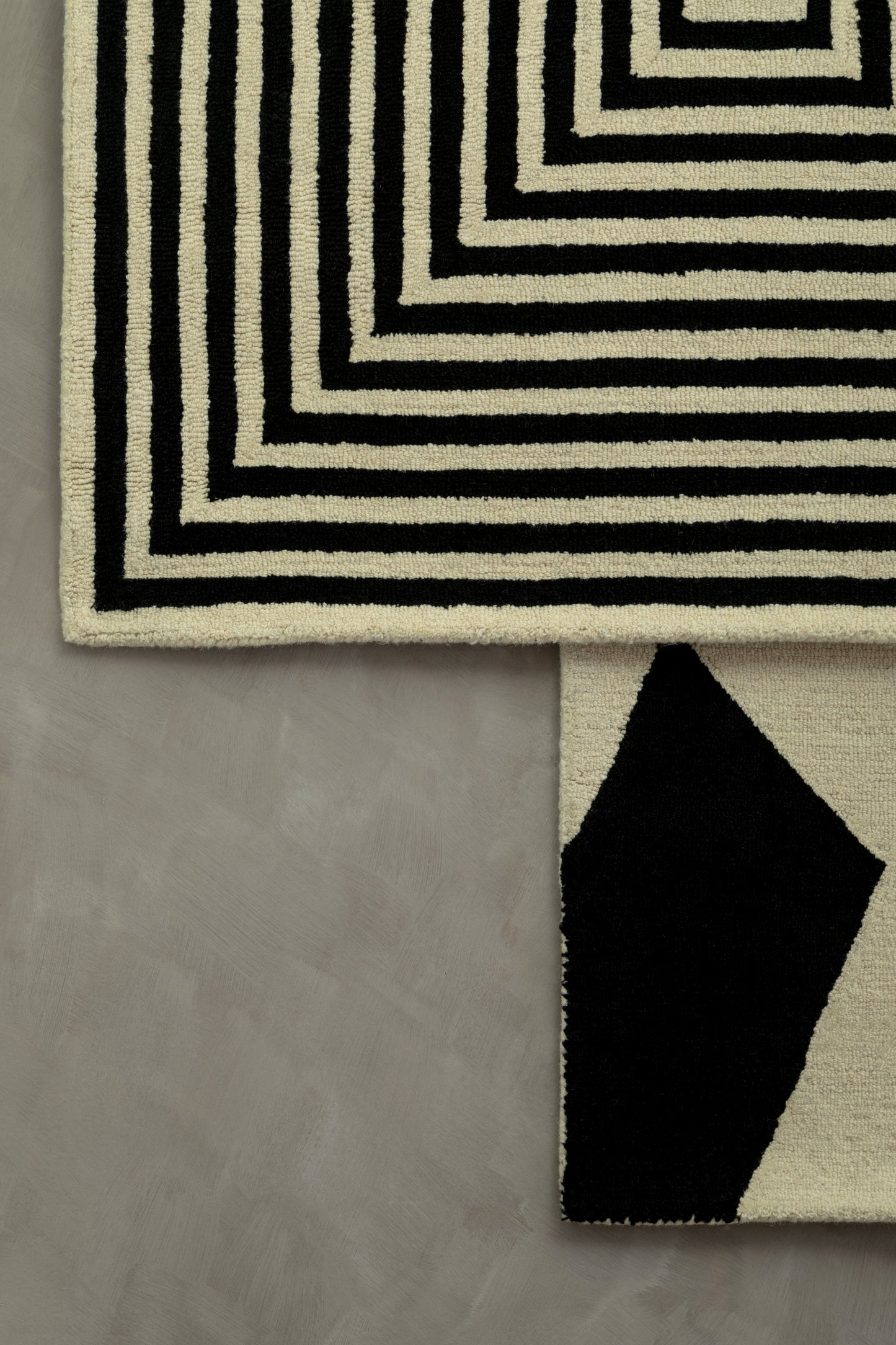 Large Black and White Geometric Rug 240cm x 150cm